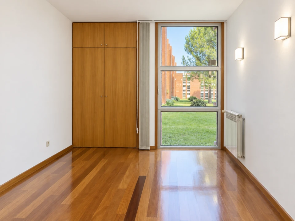 Apartamento T2 para Venda em Milheiros Foto 9