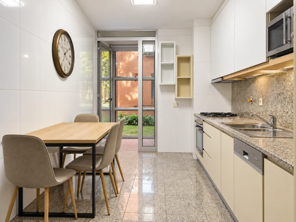 Apartamento T2 para Venda em Milheiros Foto 1