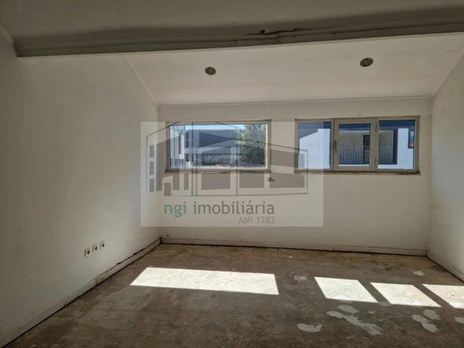 Loja para Arrendamento em Odivelas Foto 18