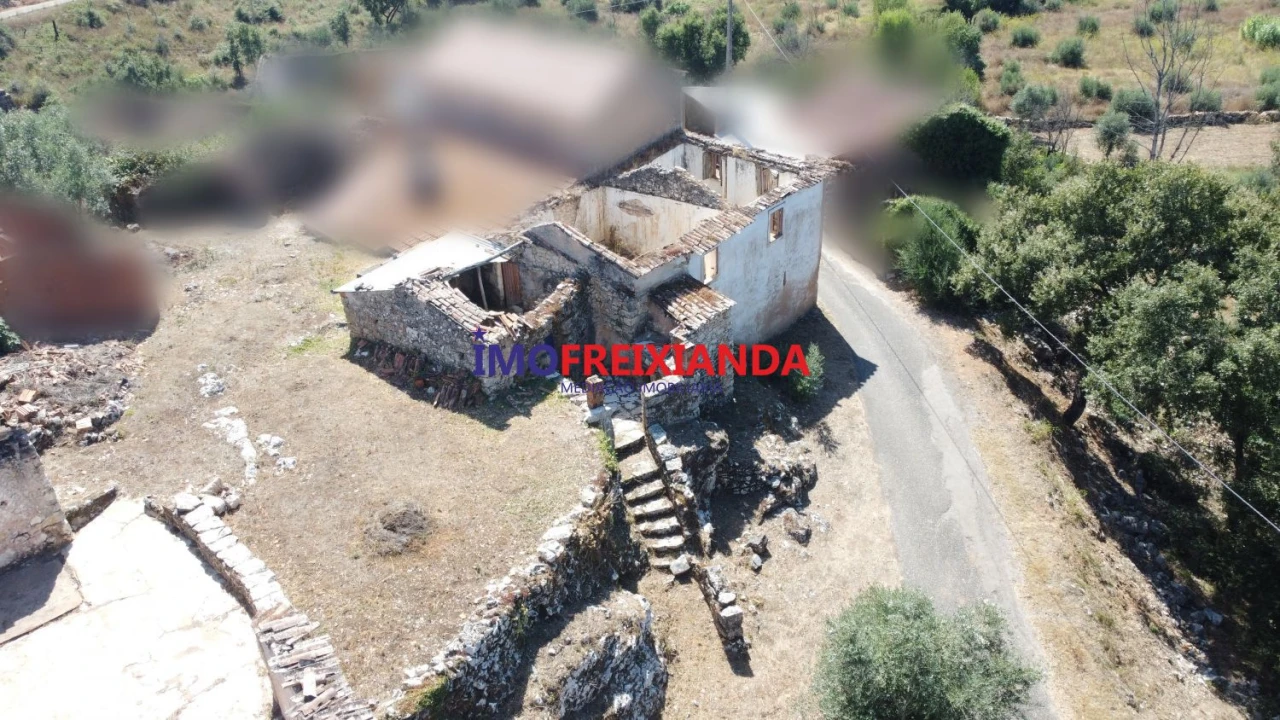 Moradia T2 para Venda em Chãos Foto 13