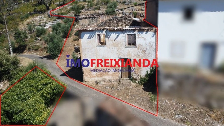 Moradia T2 para Venda em Chãos Foto 3