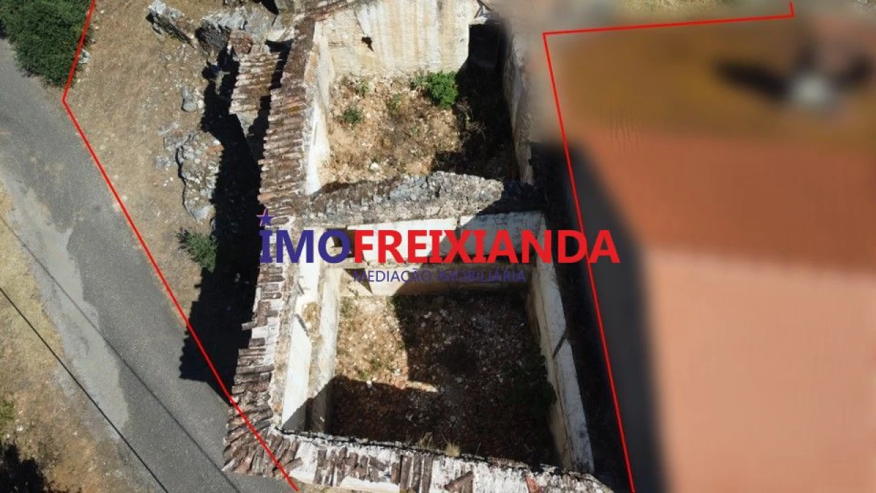 Moradia T2 para Venda em Chãos Foto 5