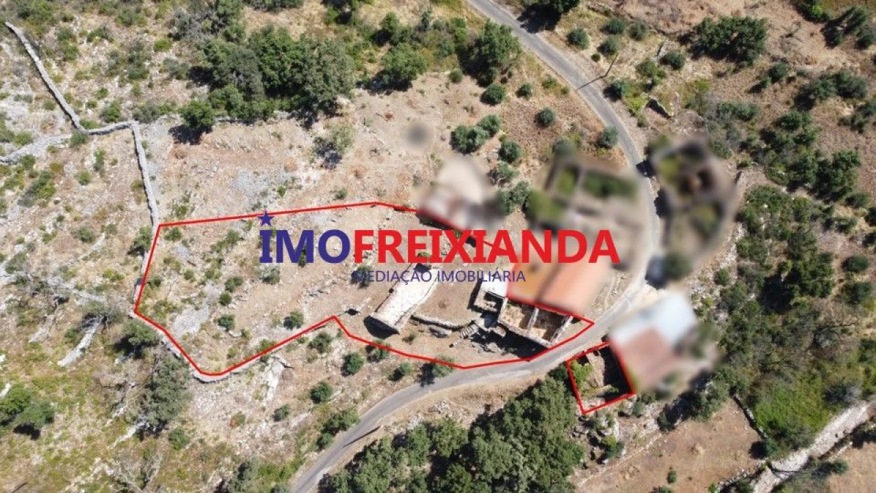 Moradia T2 para Venda em Chãos Foto 9