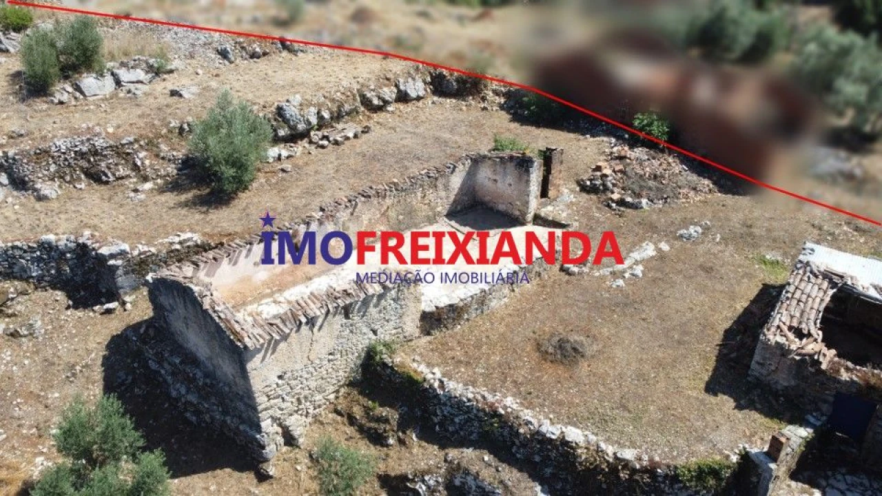 Moradia T2 para Venda em Chãos Foto 10
