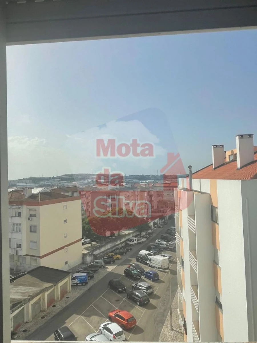 Apartamento T2 para Venda em Cacém e São Marcos Foto 16