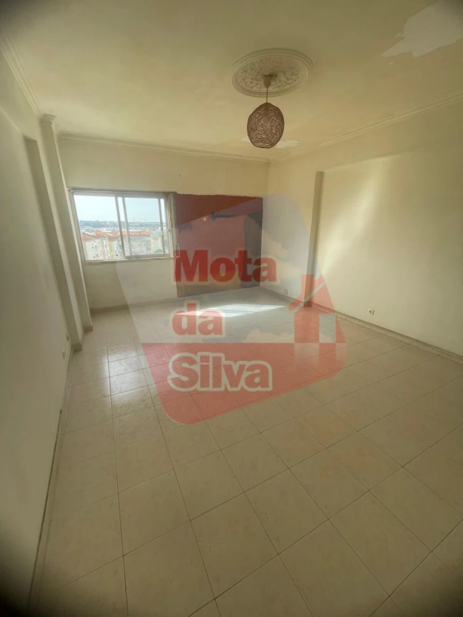 Apartamento T2 para Venda em Cacém e São Marcos Foto 4