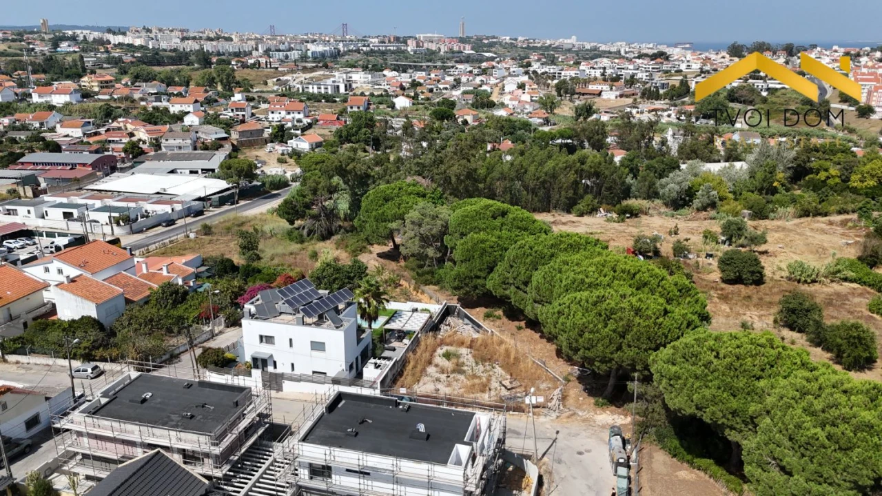 Terreno para Venda em Charneca de Caparica e Sobreda Foto 10