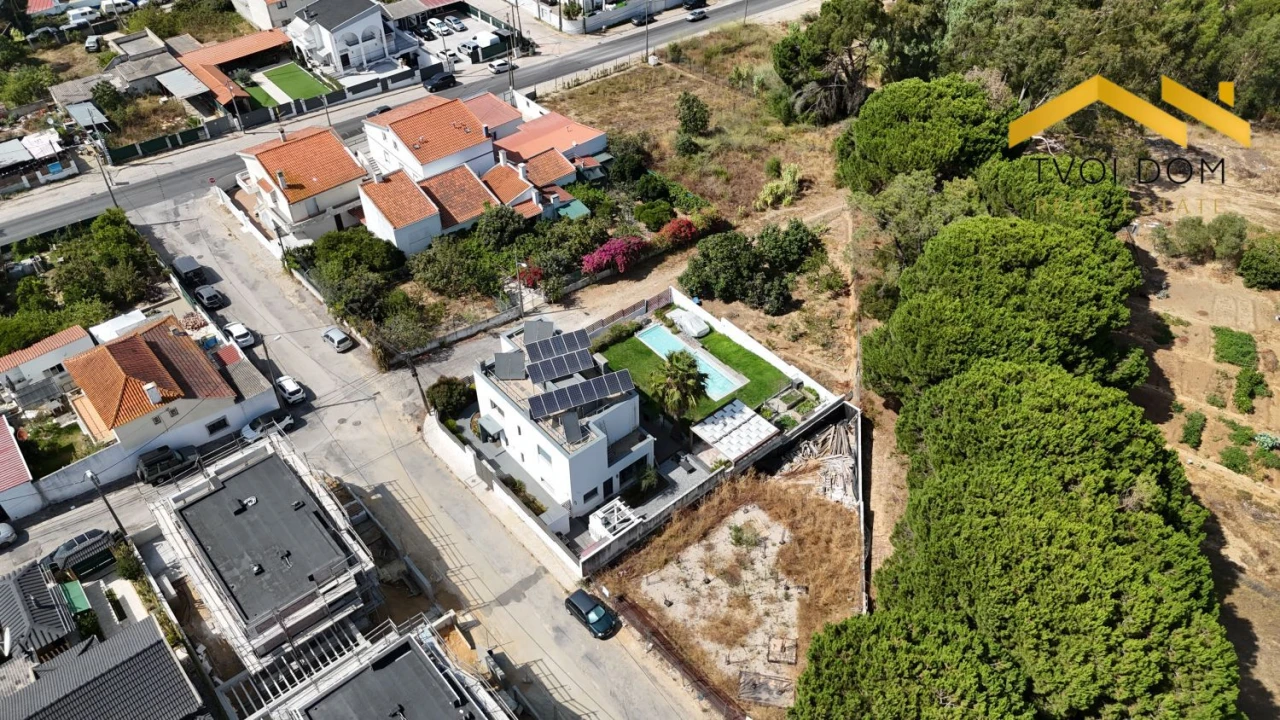 Terreno para Venda em Charneca de Caparica e Sobreda Foto 18