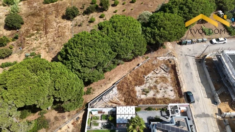 Terreno para Venda em Charneca de Caparica e Sobreda