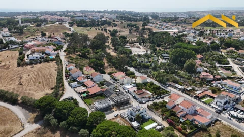 Terreno para Venda em Charneca de Caparica e Sobreda