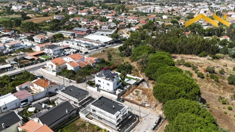 Terreno para Venda em Charneca de Caparica e Sobreda