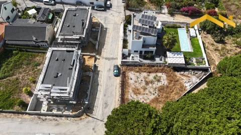 Terreno para Venda em Charneca de Caparica e Sobreda