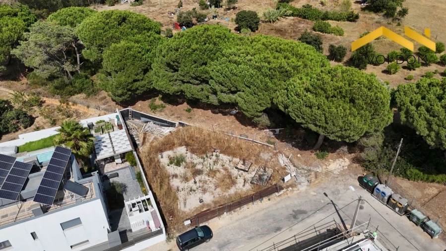 Terreno para Venda em Charneca de Caparica e Sobreda Foto 35
