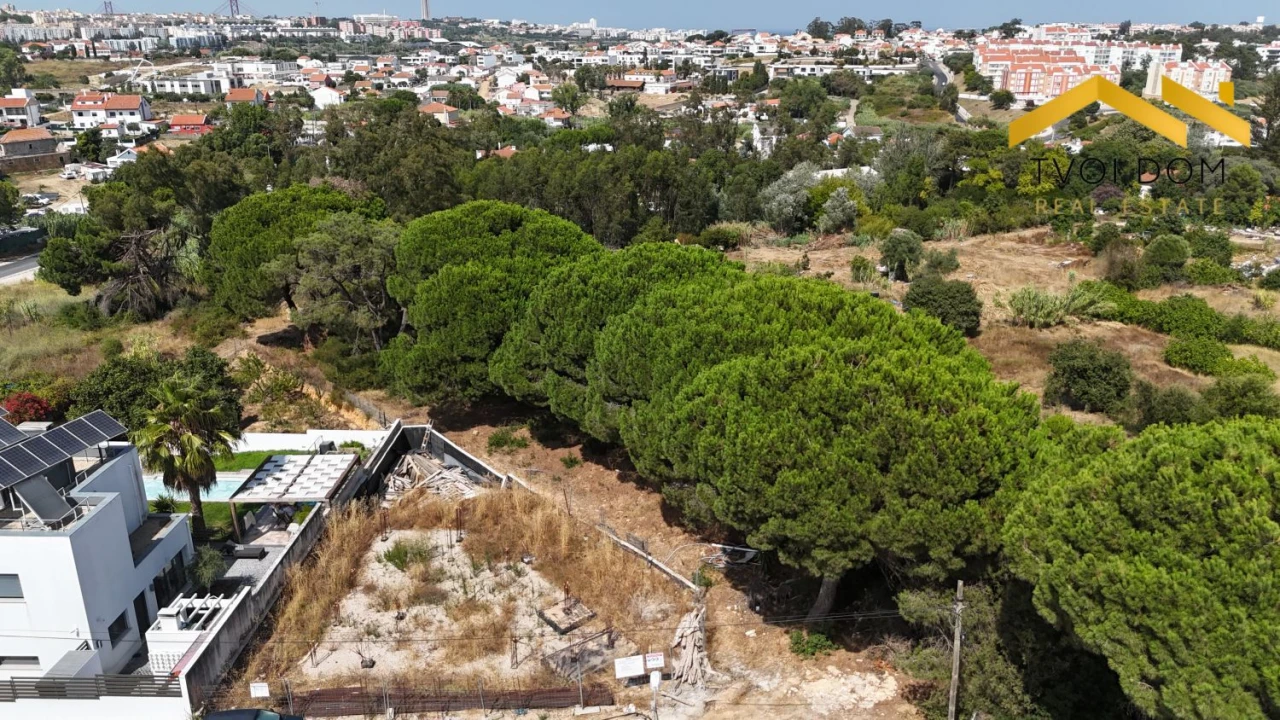 Terreno para Venda em Charneca de Caparica e Sobreda Foto 1