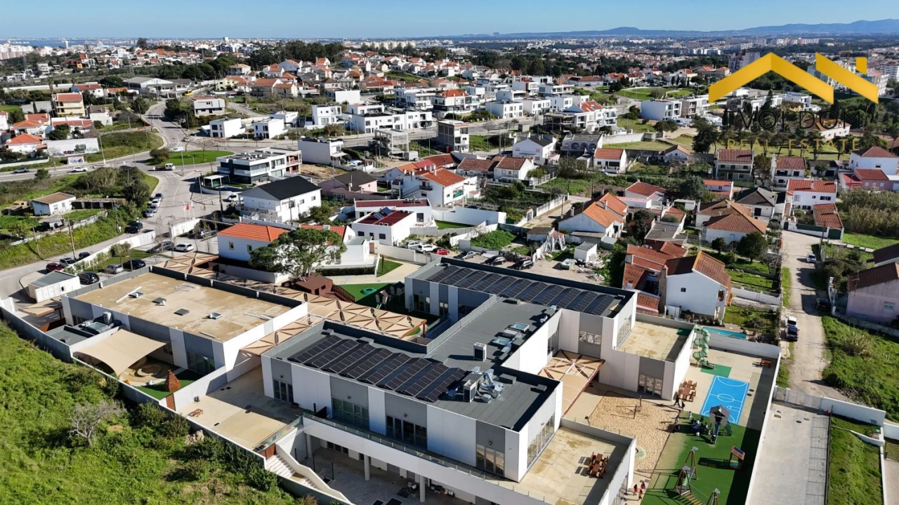 Terreno para Venda em Charneca de Caparica e Sobreda Foto 8