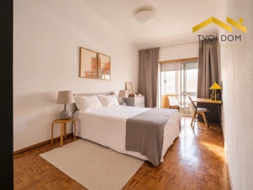 Apartamento T3 para Venda em Almada, Cova da Piedade, Pragal e Cacilhas