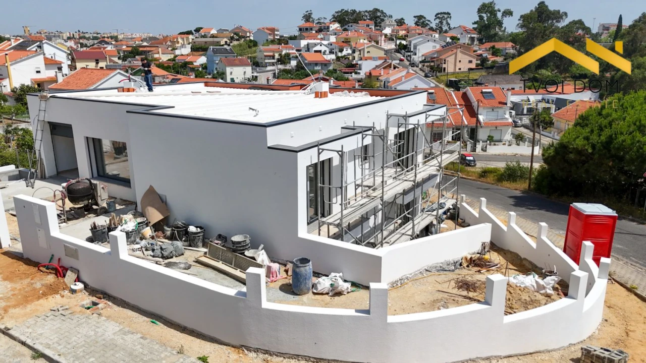 Moradia T4 para Venda em Charneca de Caparica e Sobreda Foto 4