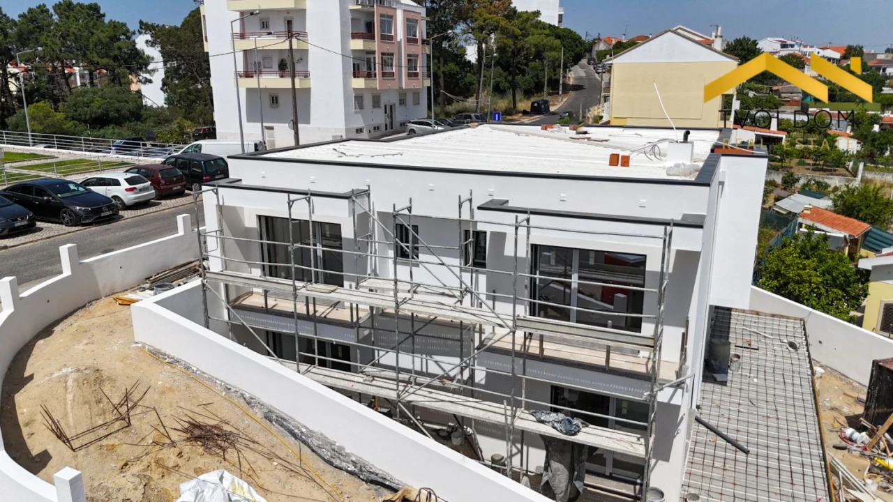 Moradia T4 para Venda em Charneca de Caparica e Sobreda Foto 2