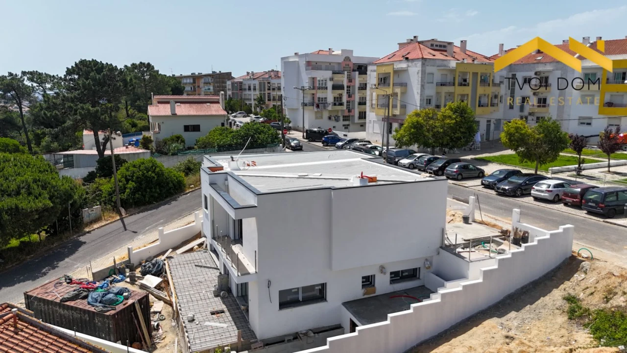 Moradia T4 para Venda em Charneca de Caparica e Sobreda Foto 26