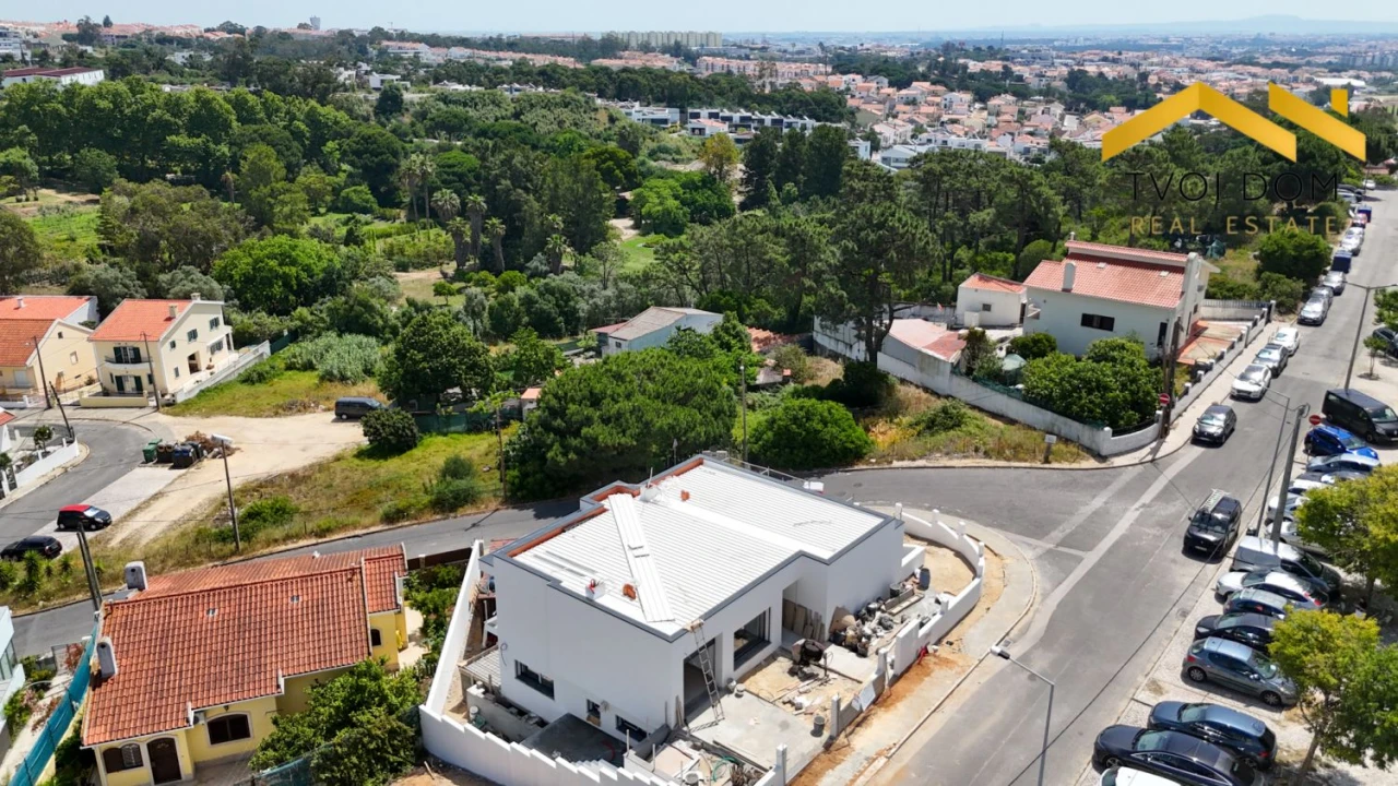 Moradia T4 para Venda em Charneca de Caparica e Sobreda Foto 25