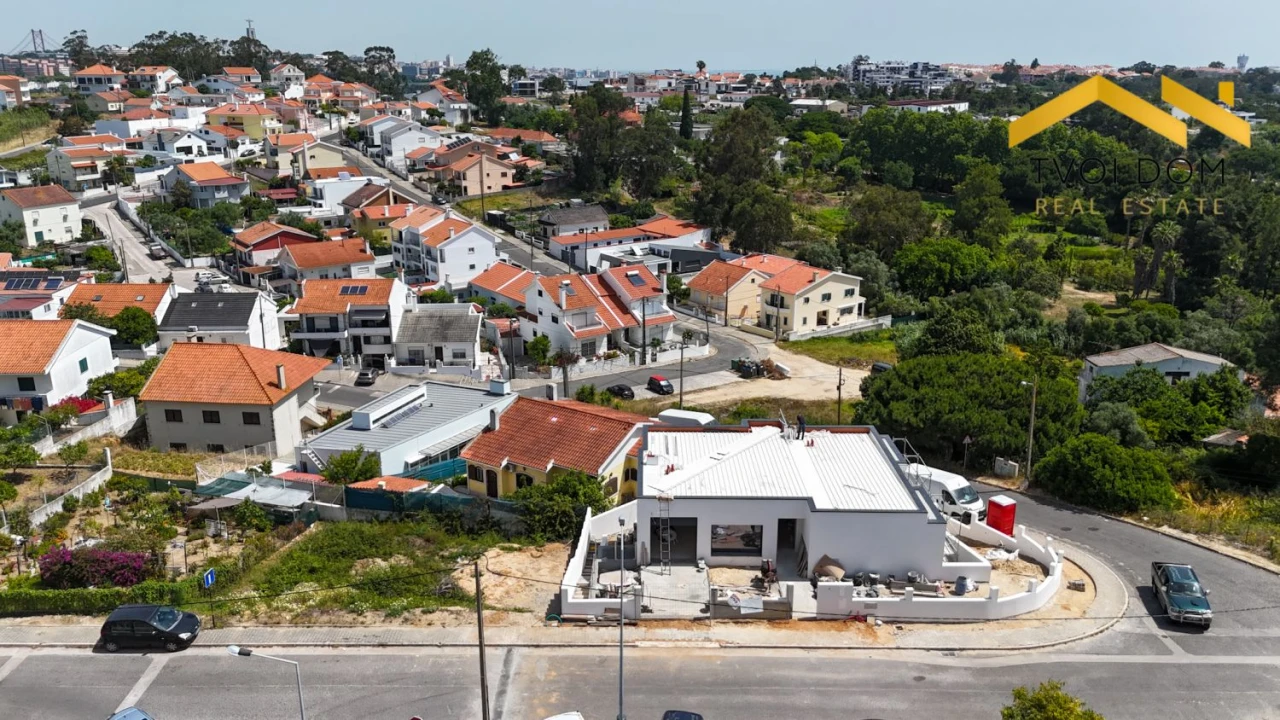 Moradia T4 para Venda em Charneca de Caparica e Sobreda Foto 30