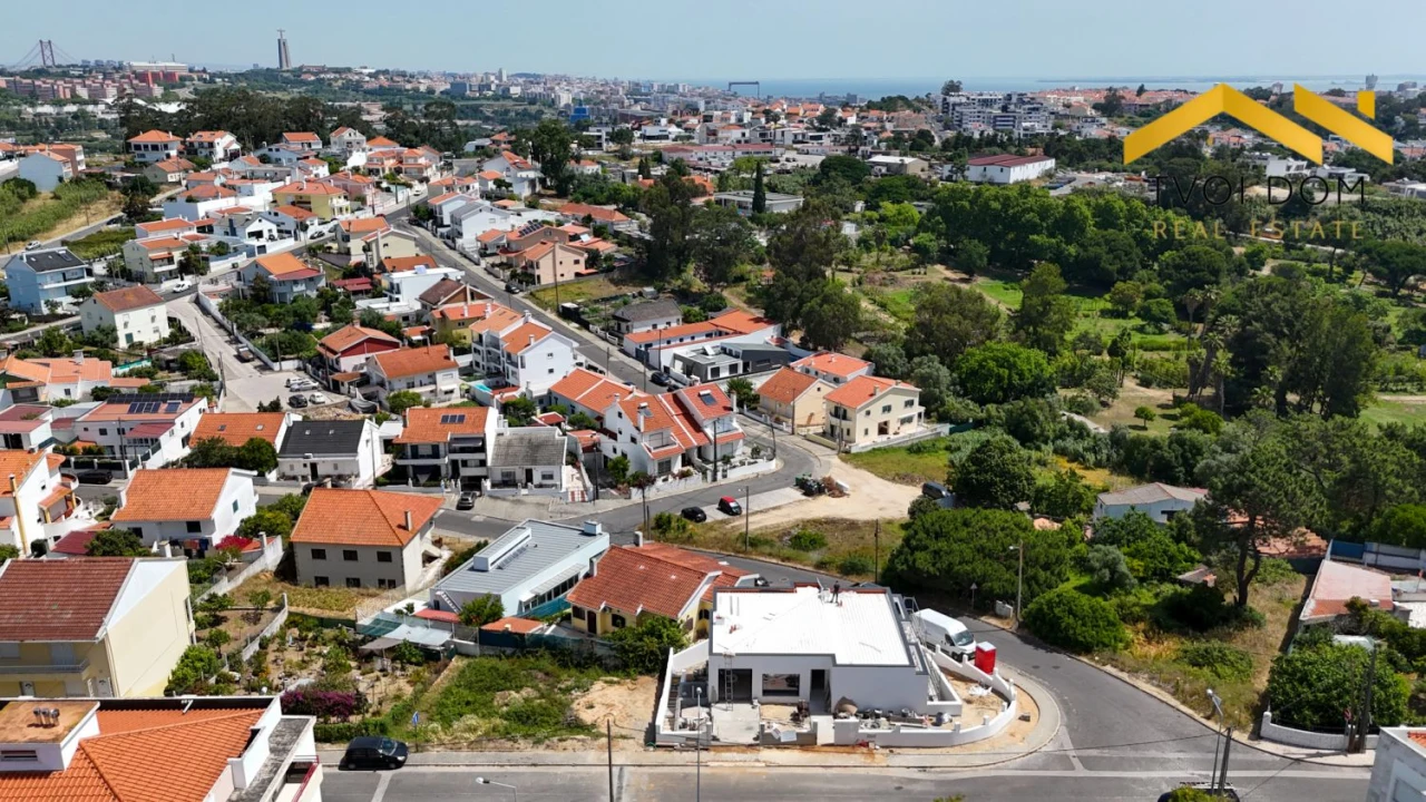Moradia T4 para Venda em Charneca de Caparica e Sobreda Foto 32