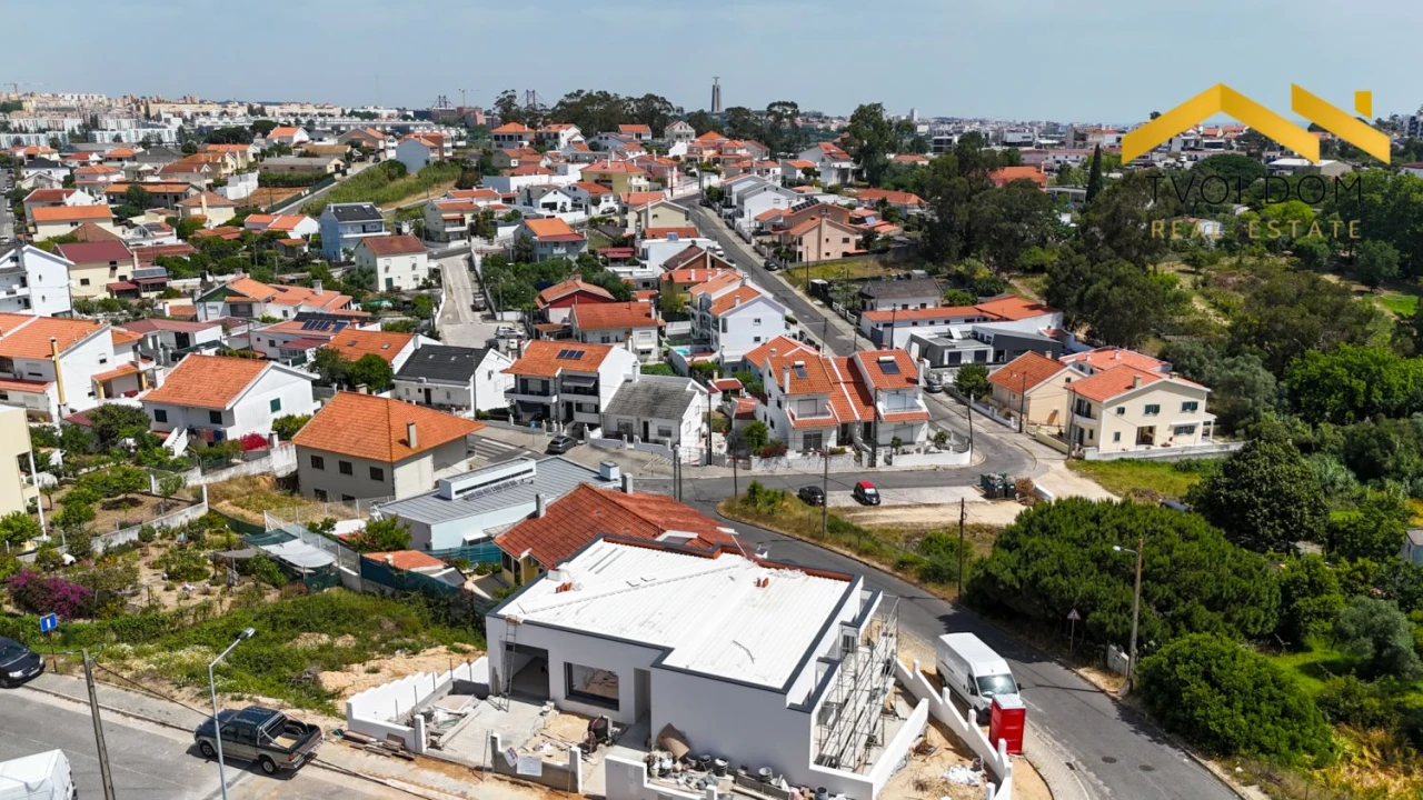 Moradia T4 para Venda em Charneca de Caparica e Sobreda Foto 31