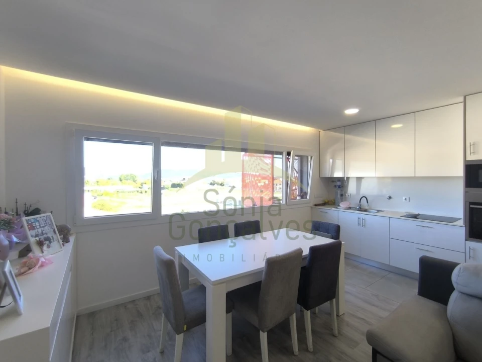 Apartamento T2 para Venda em Santa Marta de Portuzelo Foto 4