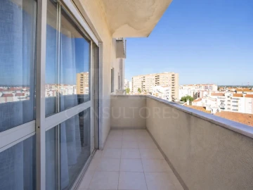 Apartamento T3 para Venda em Carregado e Cadafais