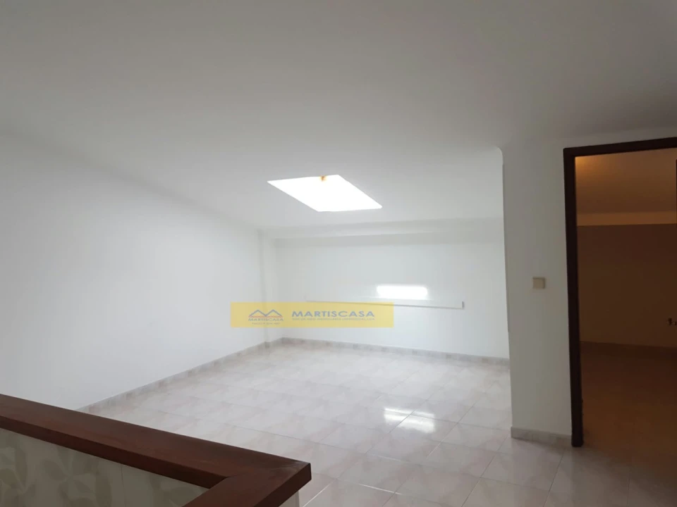 Apartamento T4 para Arrendamento em Algueirão-Mem Martins Foto 15