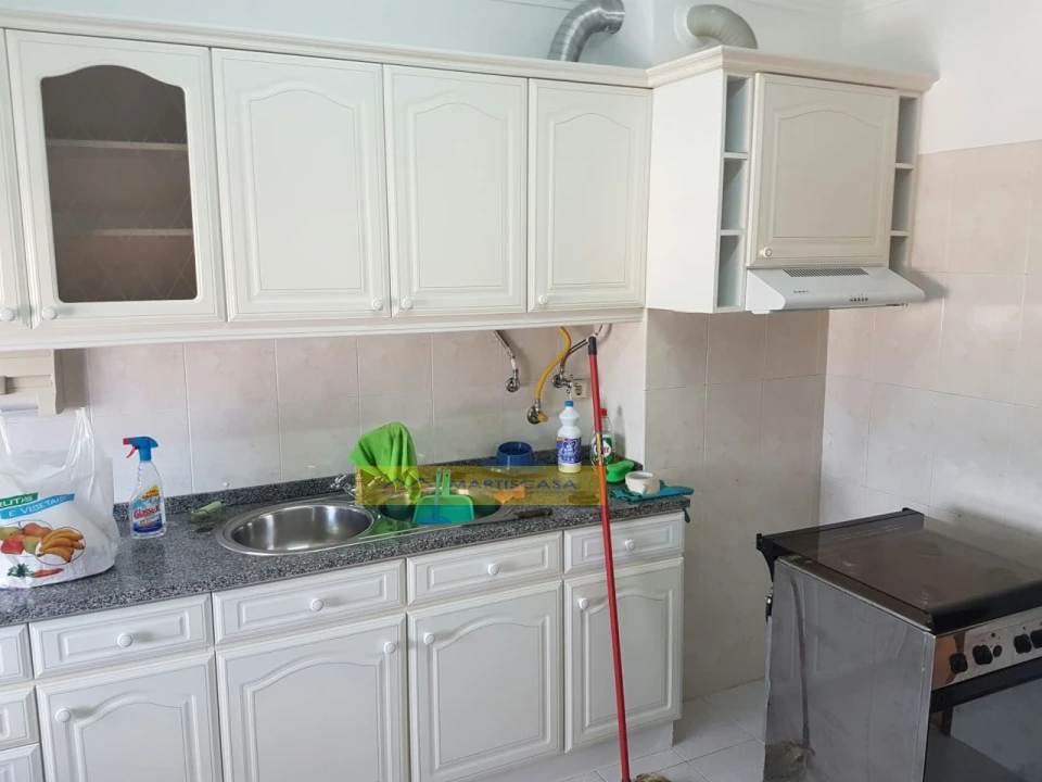 Apartamento T4 para Arrendamento em Algueirão-Mem Martins Foto 5