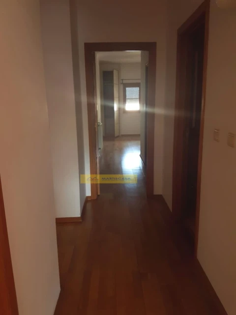 Apartamento T4 para Arrendamento em Algueirão-Mem Martins