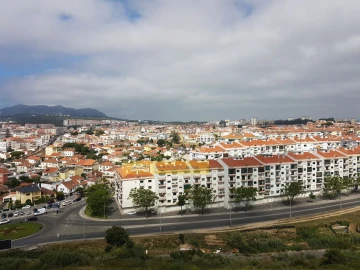Apartamento T4 para Arrendamento em Algueirão-Mem Martins