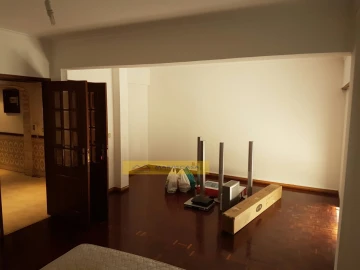 Apartamento T4 para Arrendamento em Algueirão-Mem Martins