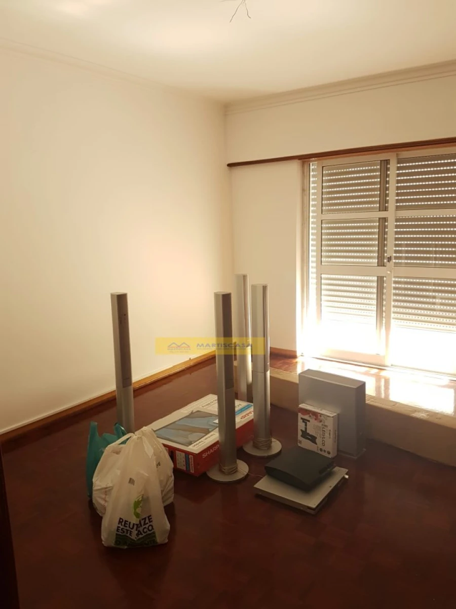 Apartamento T4 para Arrendamento em Algueirão-Mem Martins Foto 7