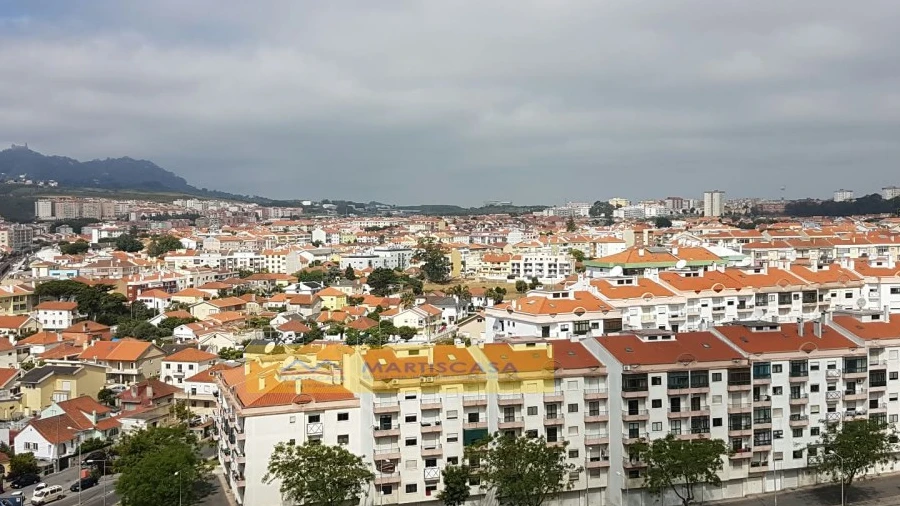 Apartamento T4 para Arrendamento em Algueirão-Mem Martins