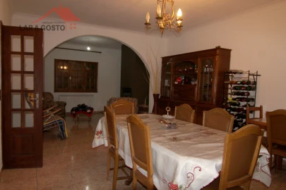 Moradia T3 para Venda em Grijo