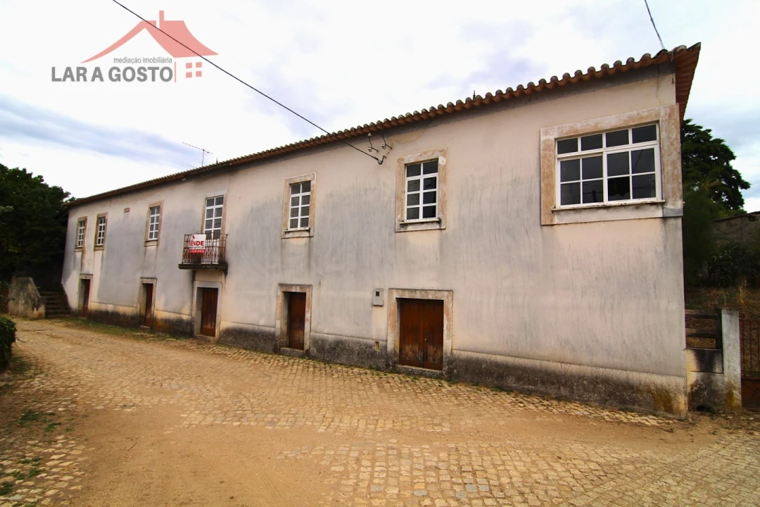 Moradia T6 para Venda em Ala e Vilarinho do Monte Foto 3