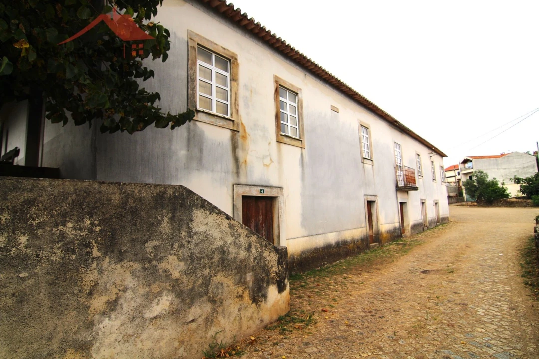 Moradia T6 para Venda em Ala e Vilarinho do Monte Foto 4