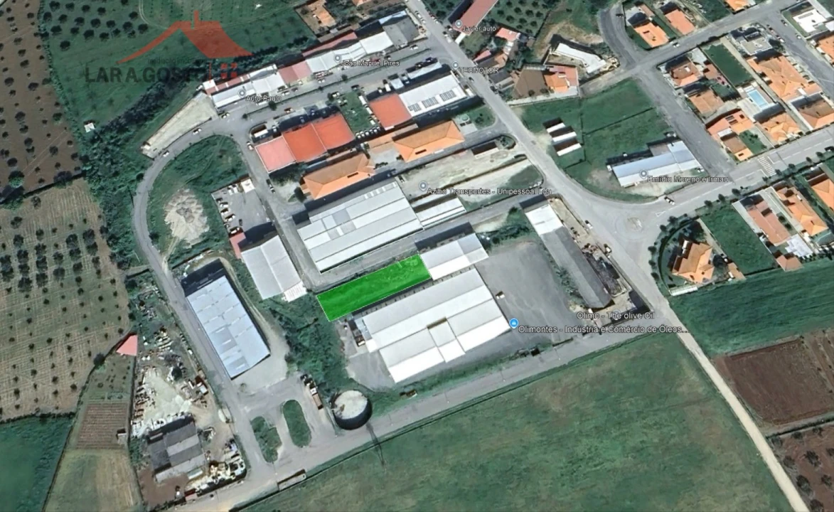 Terreno Comércio / Armazém para Venda em Macedo de Cavaleiros Foto 1
