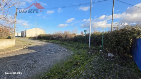 Terreno Comércio / Armazém para Venda em Macedo de Cavaleiros