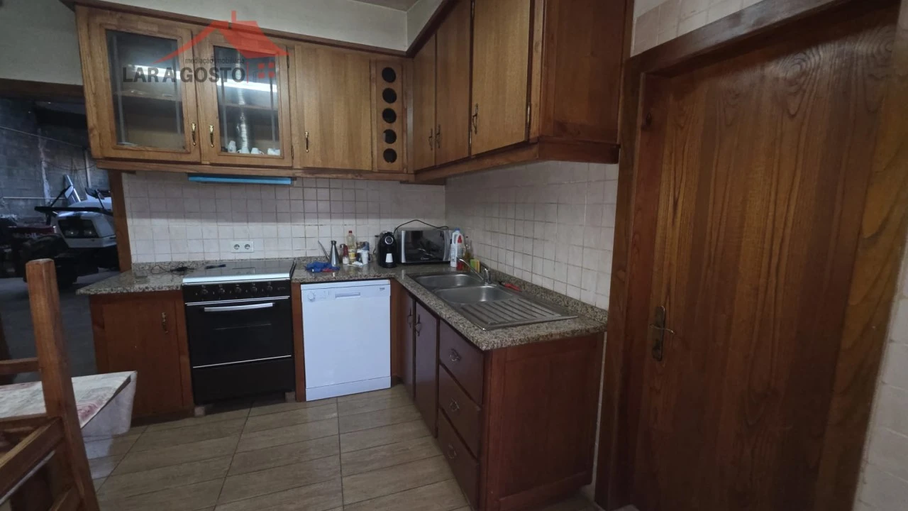 Quinta T2 para Venda em Vinhas Foto 1