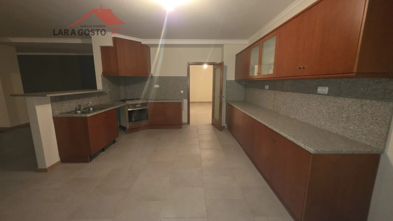 Apartamento T4 para Venda em Macedo de Cavaleiros Foto 4