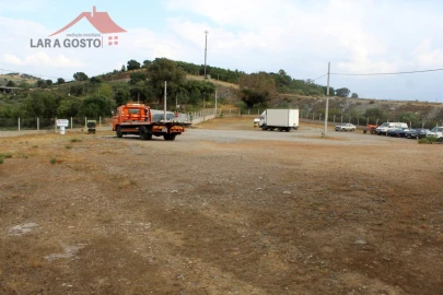 Armazém para Venda em Sezulfe