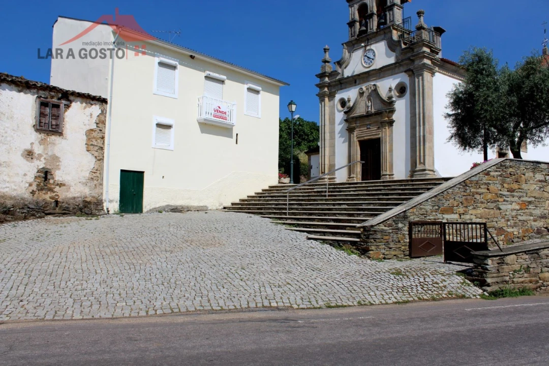 Moradia T3 para Venda em Vinhas Foto 1