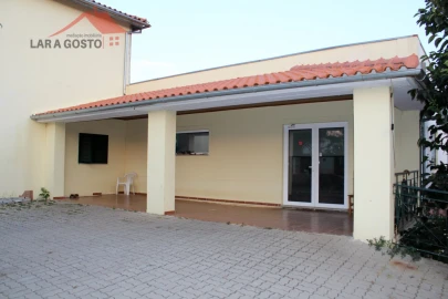 Negócio para Venda em Rebordãos