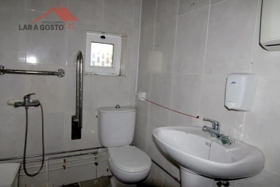 Negócio para Venda em Rebordãos