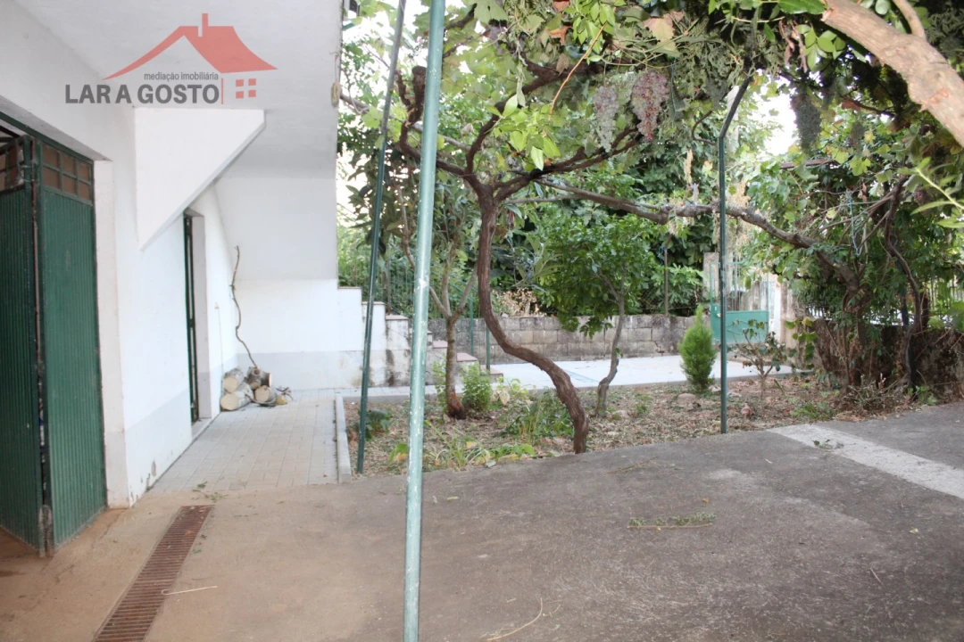 Moradia T4 para Venda em Salselas Foto 22