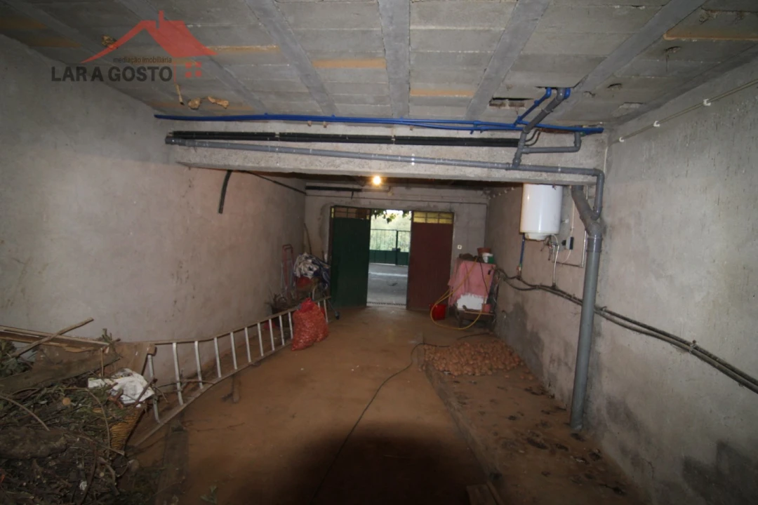 Moradia T4 para Venda em Salselas Foto 32