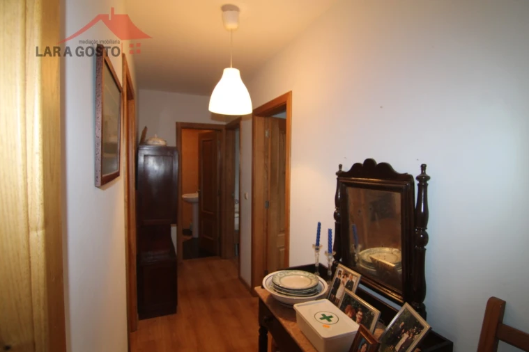 Moradia T4 para Venda em Salselas Foto 10